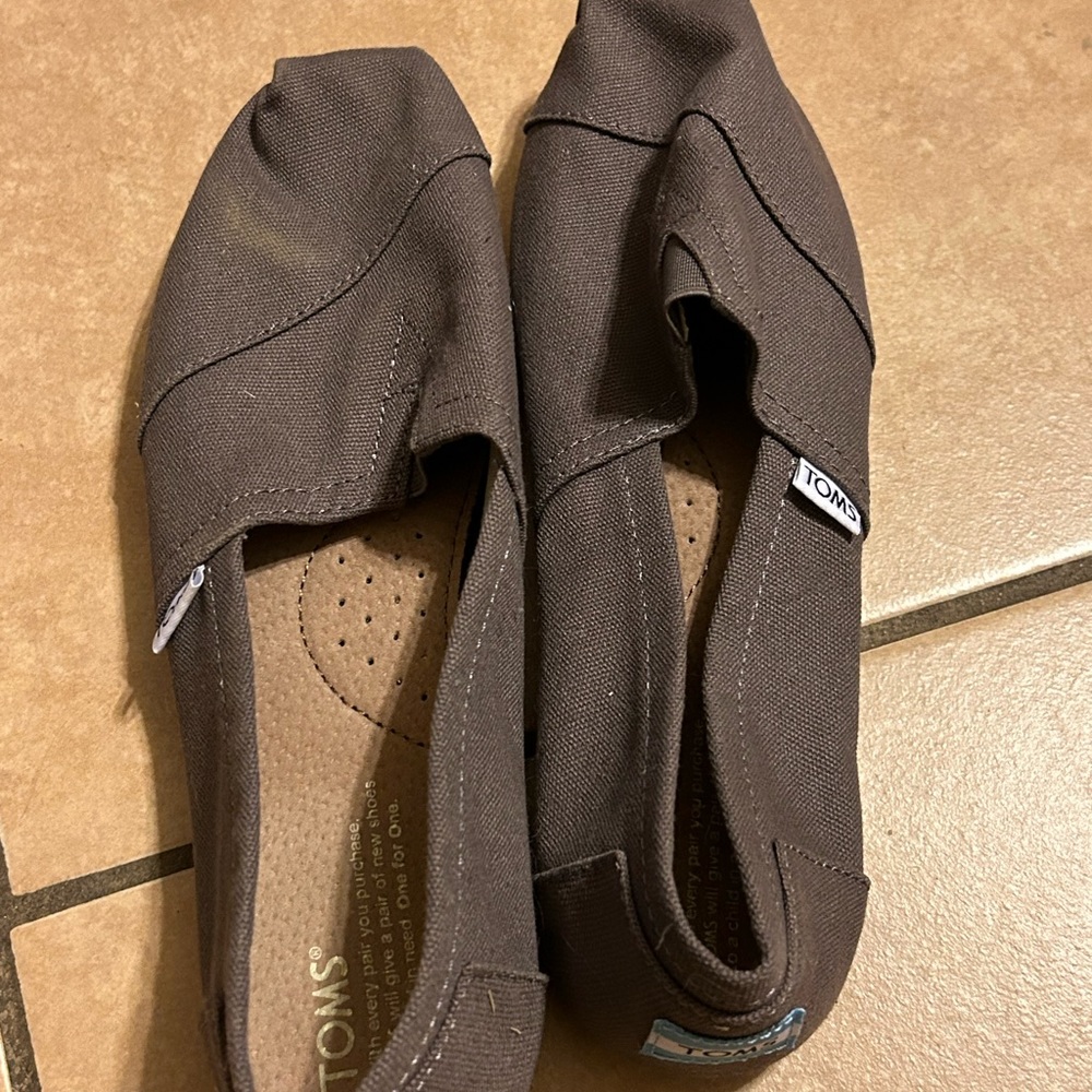 Toms women’s size 9